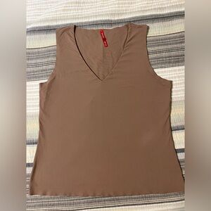SPANX Shapewear Seamless V-neck tank top. XL